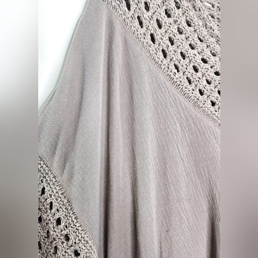 Knox Rose Taupe Crochet Trim Top NWOT - Picture 3 of 7
